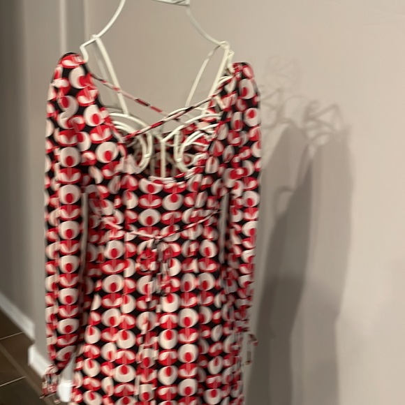 Two blouses identical pattern. Four buttons down the front. - Picture 5 of 7